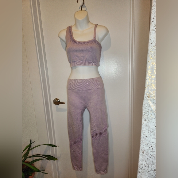 Lavender Fashion Nova athletic set - Picture 3 of 3